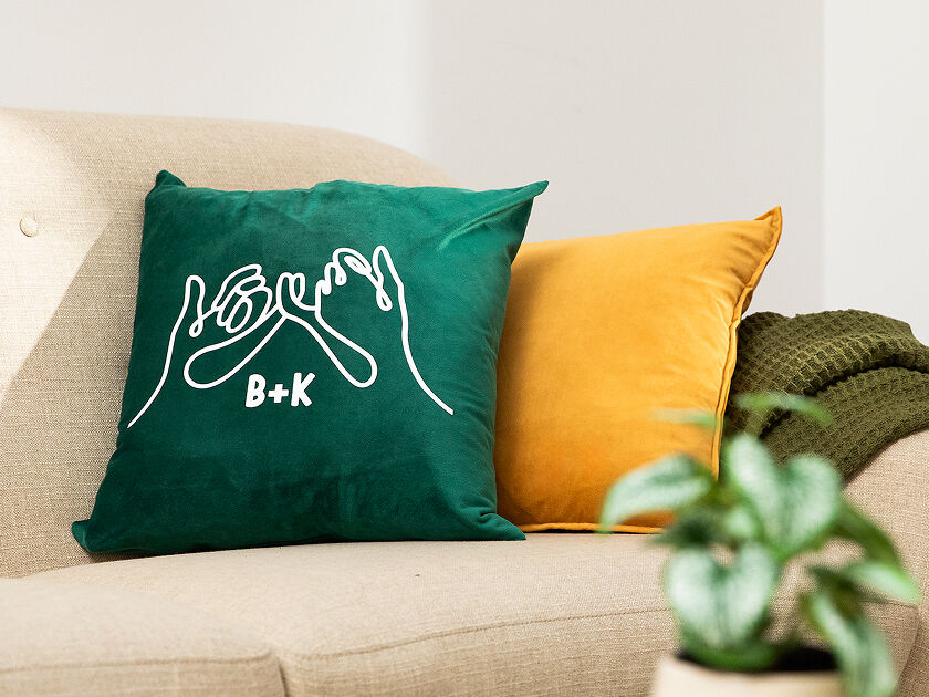 Cricut Explore 3 smart cutting machine cutting blue vinyl